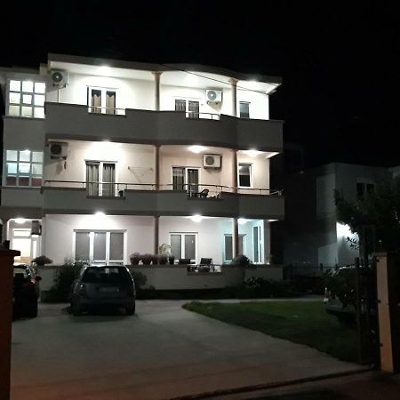 Apartment Family Ulcinj Exterior photo